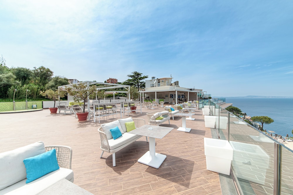 Grand Hotel President — Restaurant & bars in Sorrento, Campania