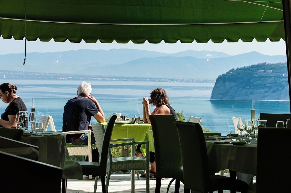 Grand Hotel President — Restaurant & bars in Sorrento, Campania