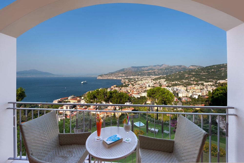 Grand Hotel President — Hotel rooms in Sorrento, Campania
