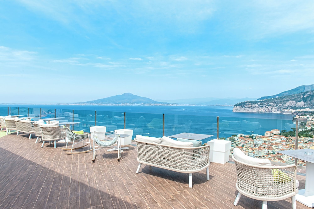 Grand Hotel President — Restaurant & bars in Sorrento, Campania
