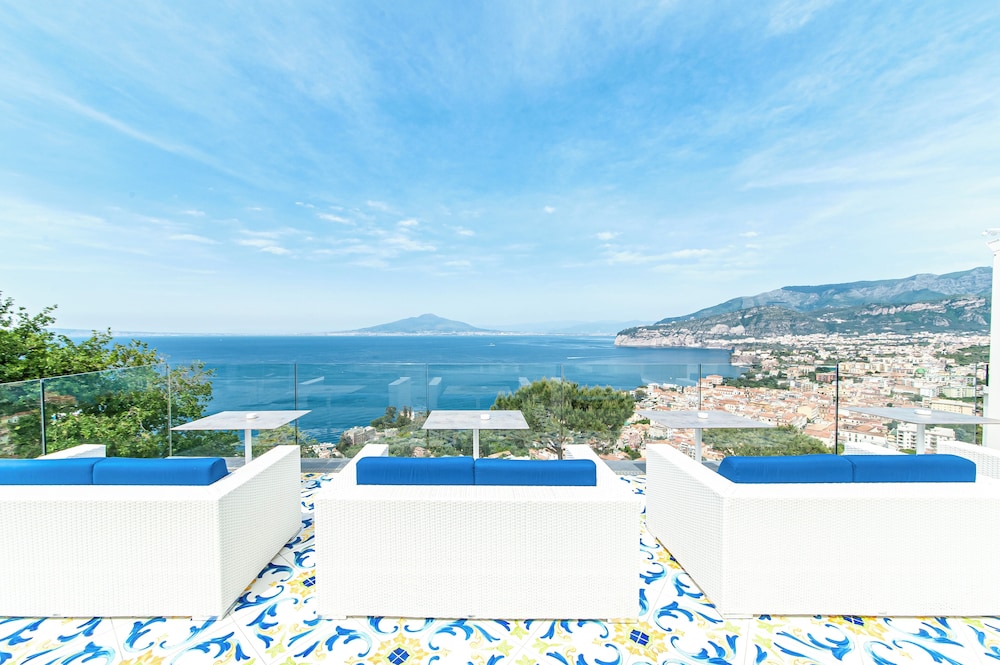 Grand Hotel President — Restaurant & bars in Sorrento, Campania