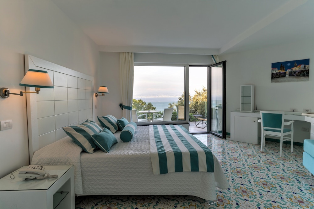 Grand Hotel President — Hotel rooms in Sorrento, Campania