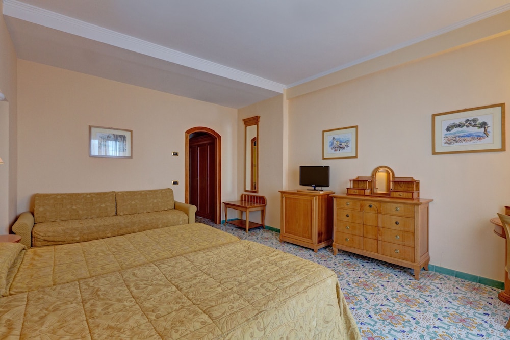 Grand Hotel President — Hotel rooms in Sorrento, Campania
