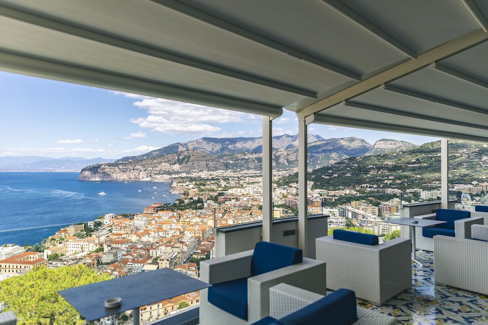 Grand Hotel President — Hotel rooms in Sorrento, Campania