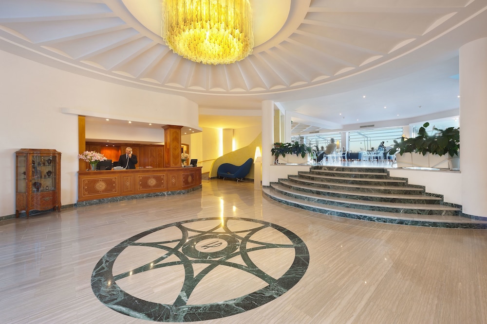 Grand Hotel President — Hotel building in Sorrento, Campania