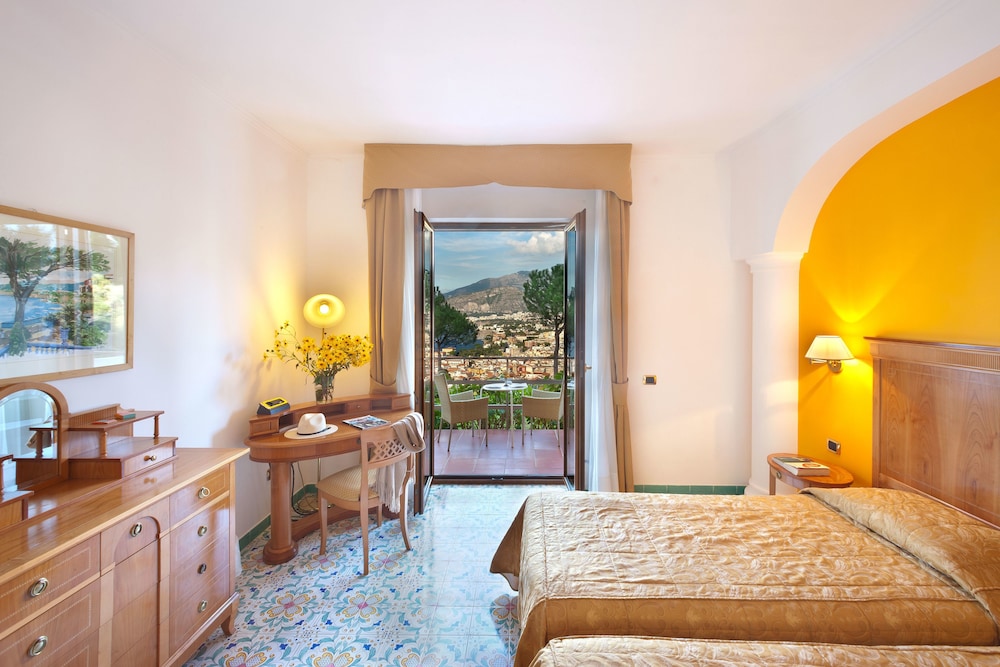 Grand Hotel President — Hotel rooms in Sorrento, Campania