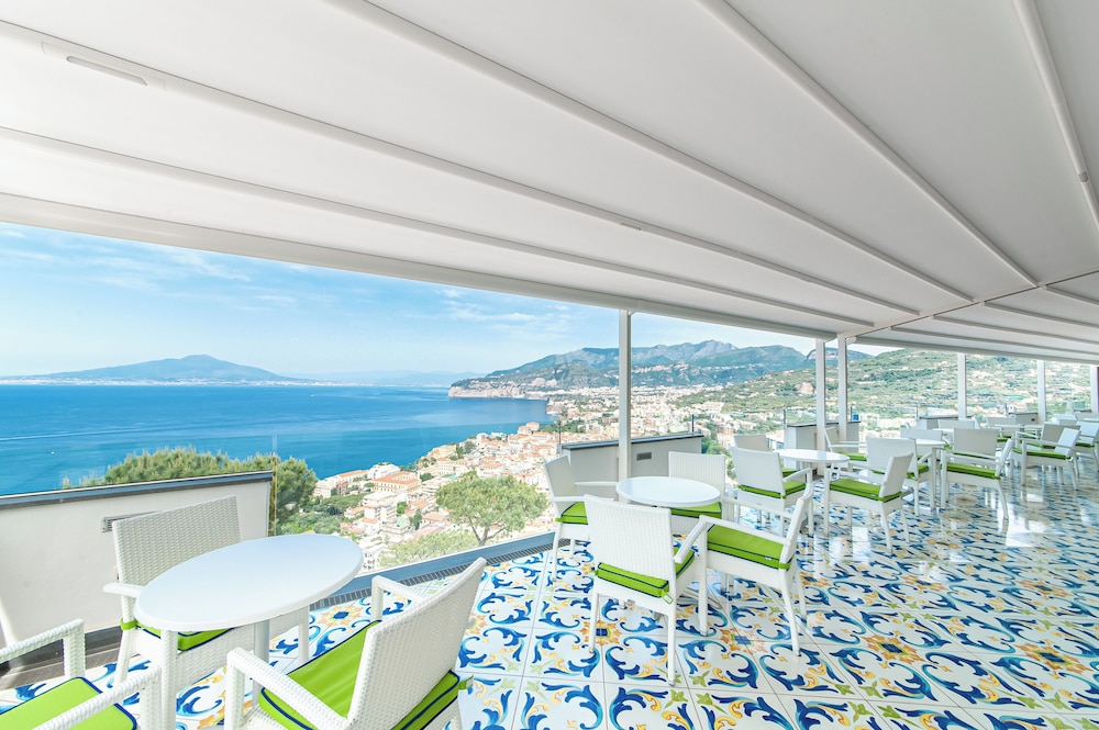 Grand Hotel President — Restaurant & bars in Sorrento, Campania