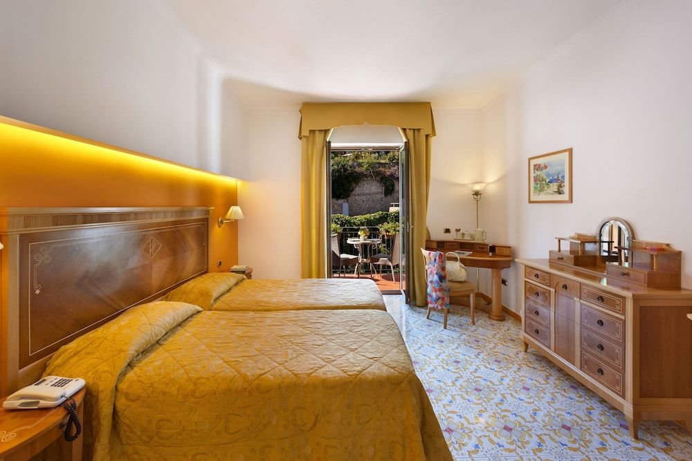 Grand Hotel President — Hotel rooms in Sorrento, Campania