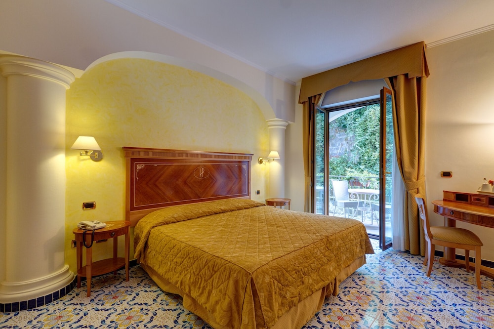 Grand Hotel President — Hotel rooms in Sorrento, Campania