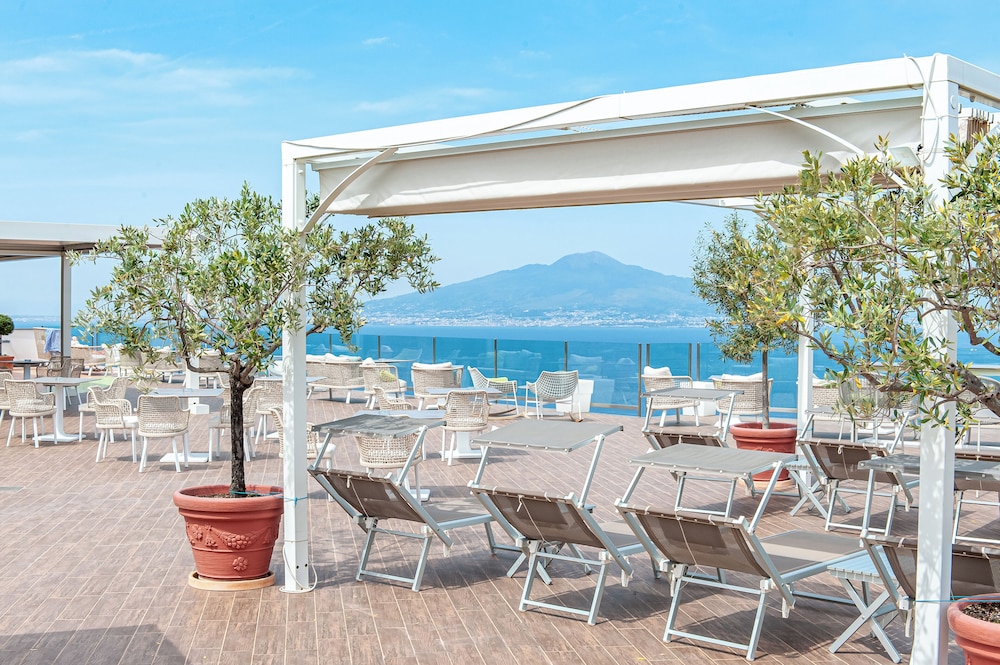 Grand Hotel President — Restaurant & bars in Sorrento, Campania
