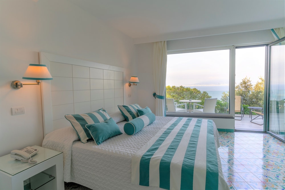 Grand Hotel President — Hotel rooms in Sorrento, Campania