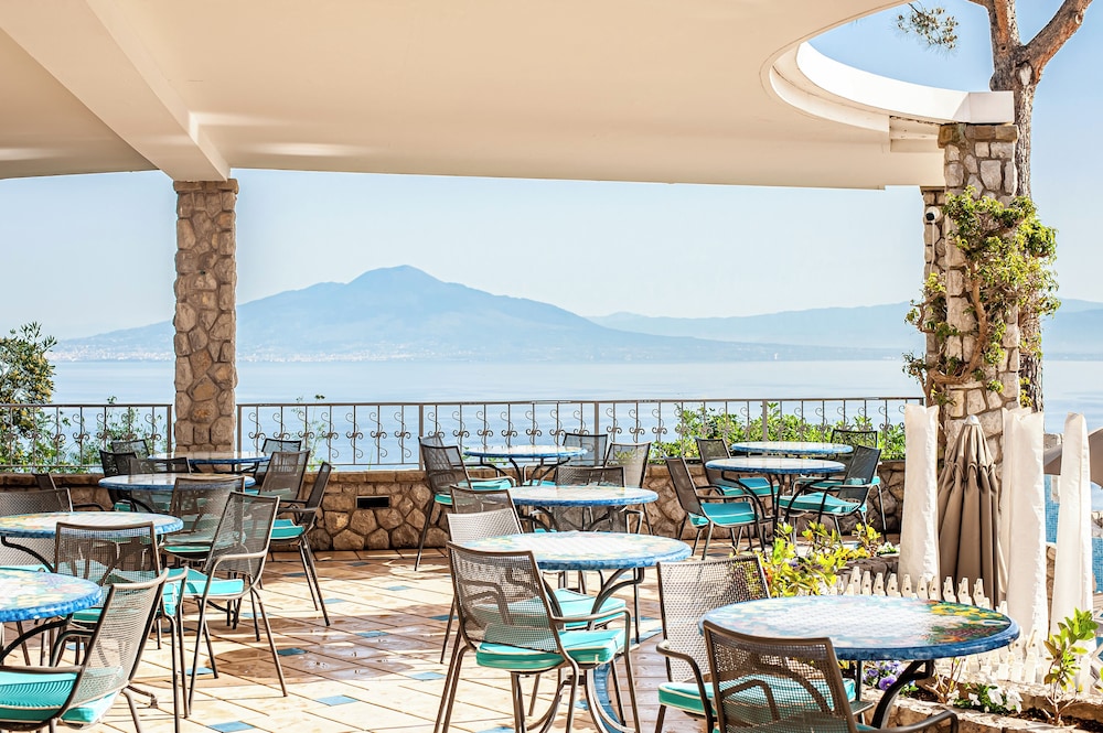Grand Hotel President — Restaurant & bars in Sorrento, Campania