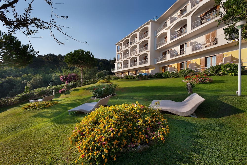 Grand Hotel President — Hotel building in Sorrento, Campania
