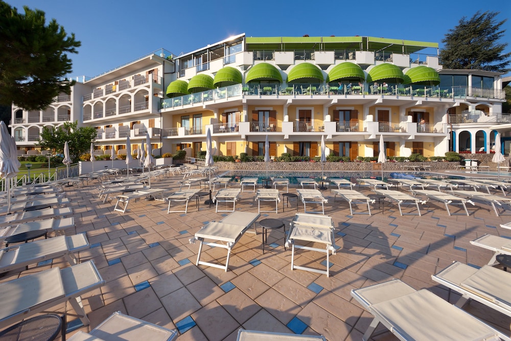 Grand Hotel President — Hotel building in Sorrento, Campania