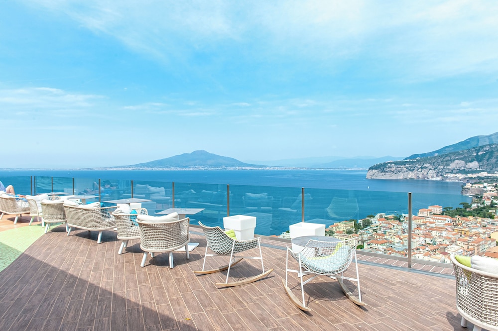 Grand Hotel President — Restaurant & bars in Sorrento, Campania