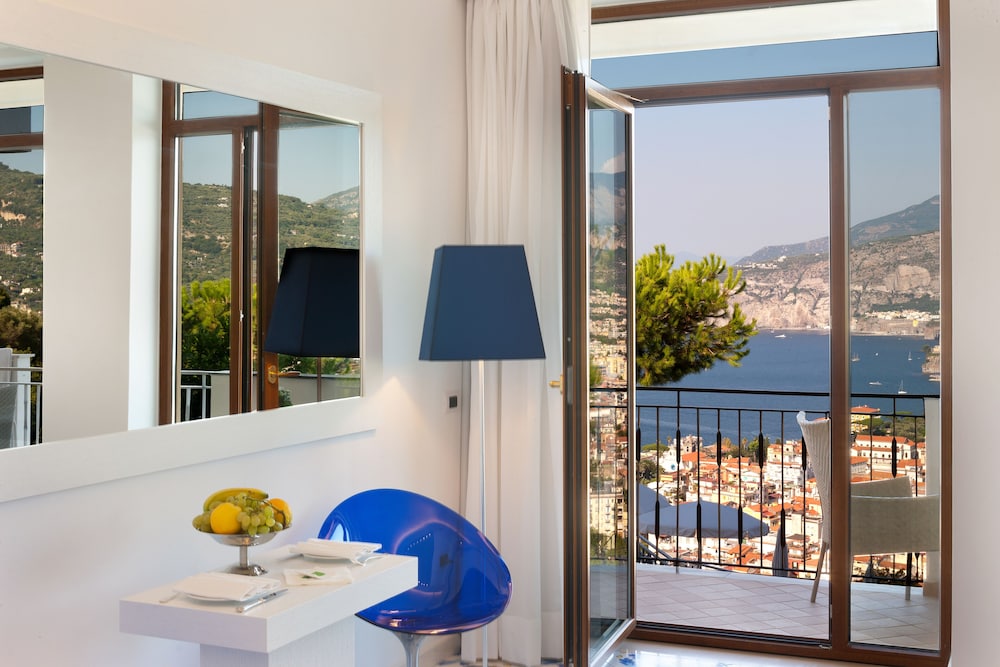 Grand Hotel President — Hotel rooms in Sorrento, Campania