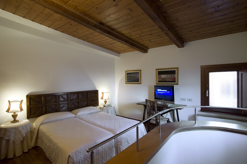 Hotel Columbia — Hotel rooms in Rome, Lazio