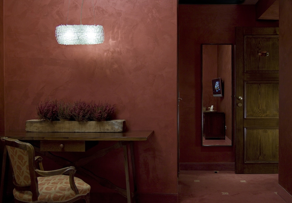 Hotel Columbia — Hotel rooms in Rome, Lazio