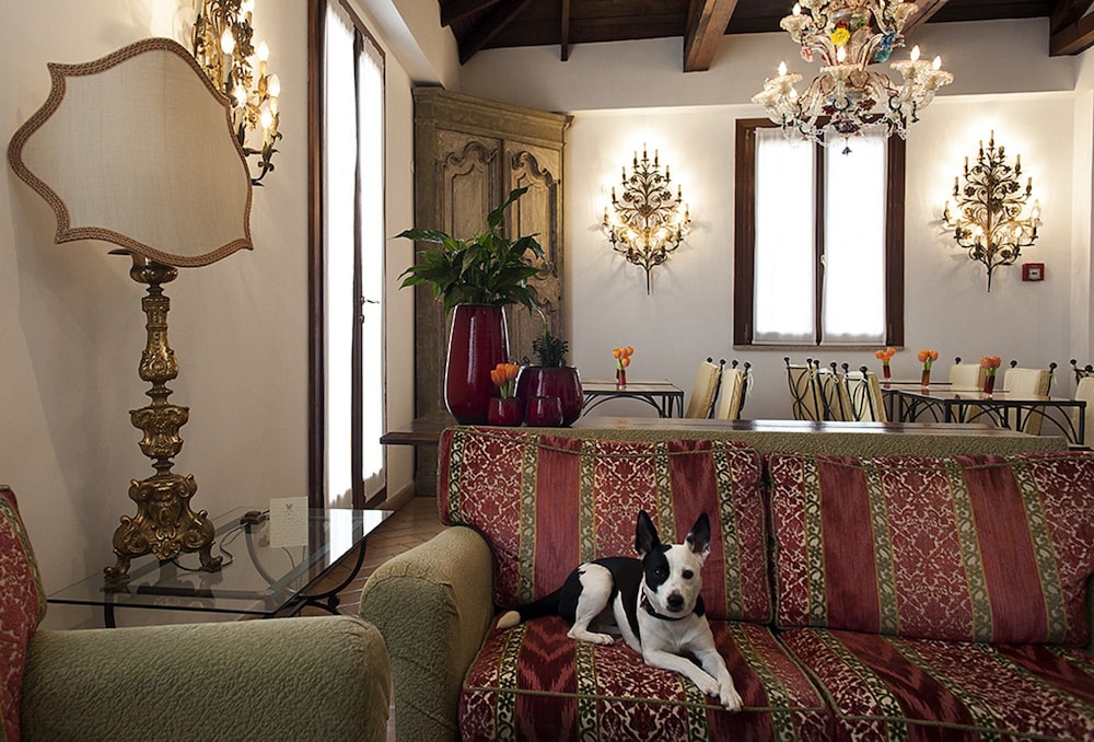 Hotel Columbia — Hotel rooms in Rome, Lazio