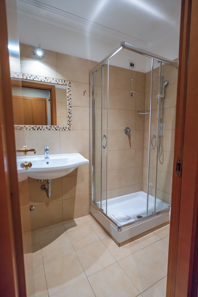 Hotel Lirico — Hotel rooms in Rome, Lazio