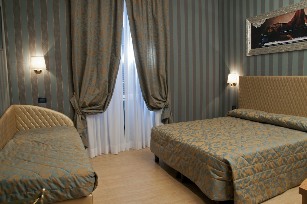 Hotel Lirico — Hotel rooms in Rome, Lazio