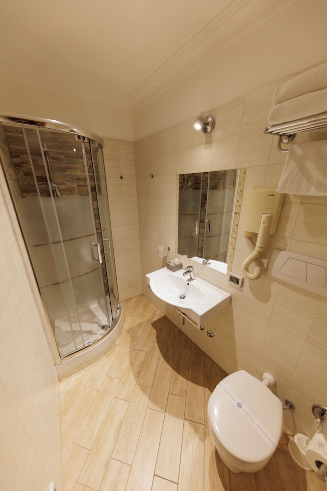 Hotel Lirico — Hotel rooms in Rome, Lazio