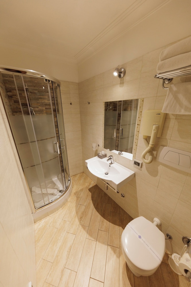 Hotel Lirico — Hotel rooms in Rome, Lazio