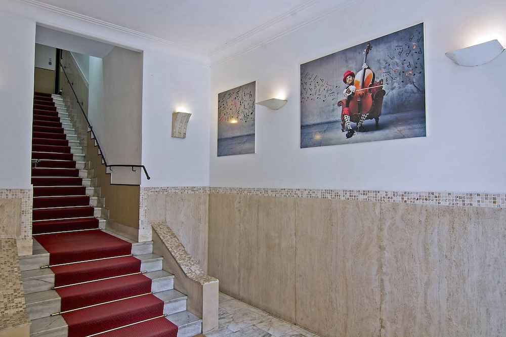 Hotel Lirico — Hotel building in Rome, Lazio