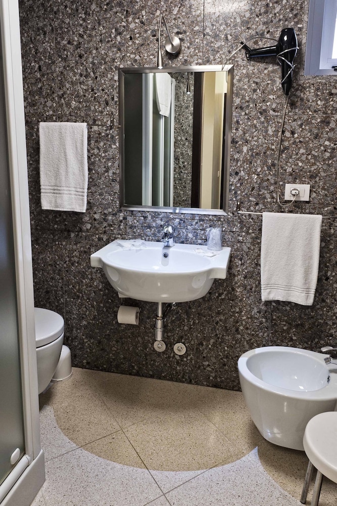 ibis Styles Milano Centro — Hotel rooms in Milan, Lombardy