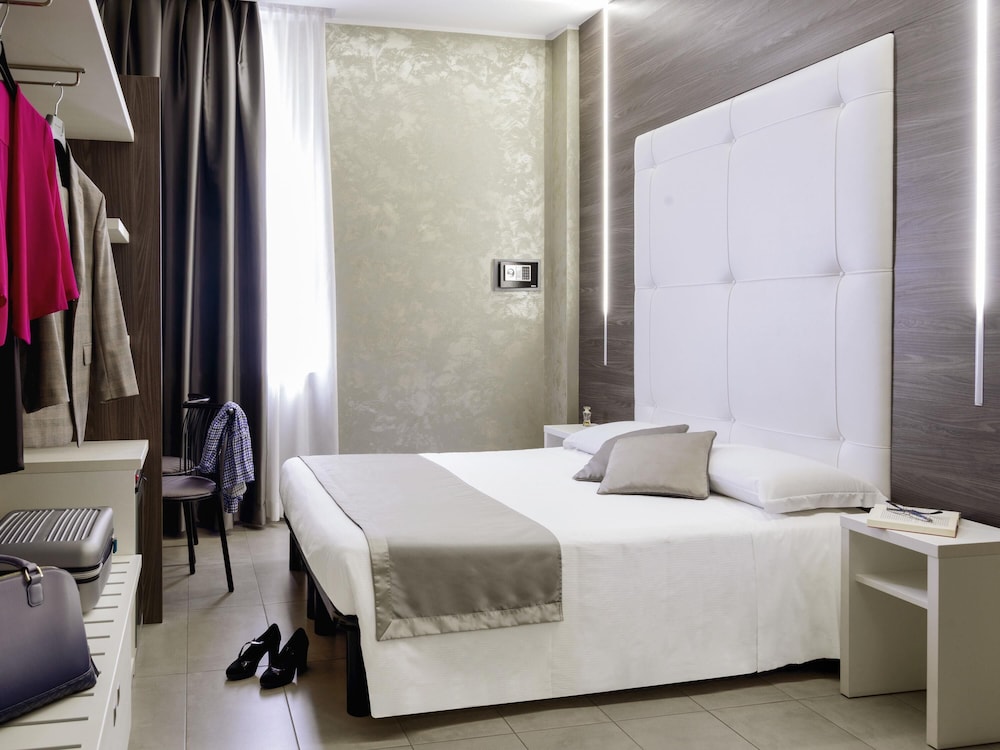ibis Styles Milano Centro — Hotel rooms in Milan, Lombardy