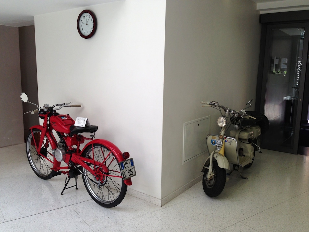 ibis Styles Milano Centro — Hotel building in Milan, Lombardy