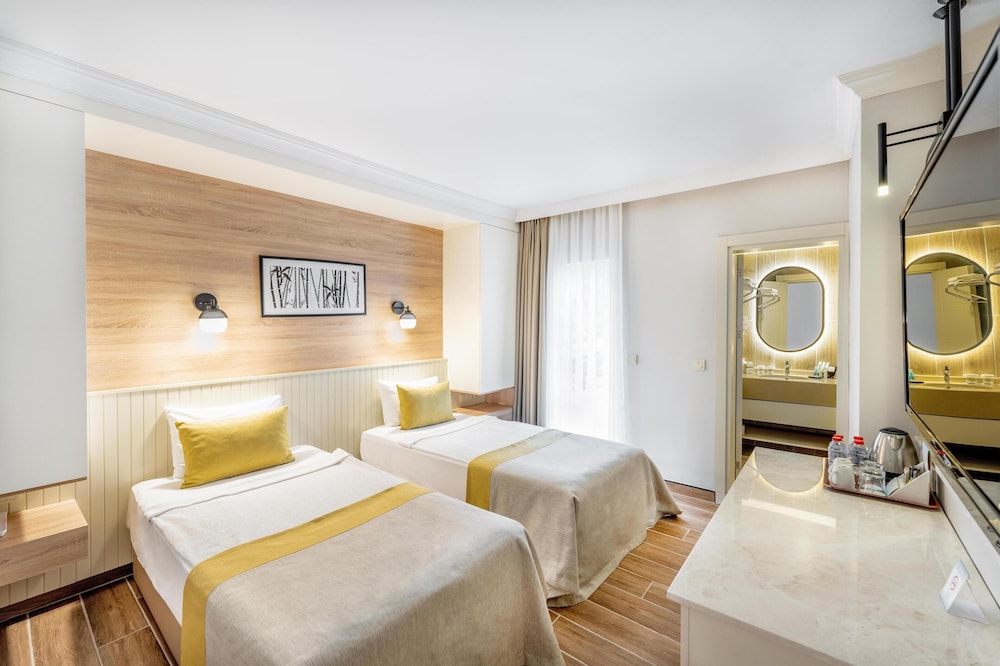 Club Marco Polo - All inclusive — Hotel rooms in Kemer