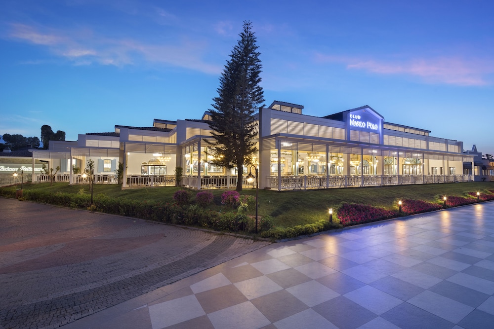 Club Marco Polo - All inclusive — Hotel building in Kemer