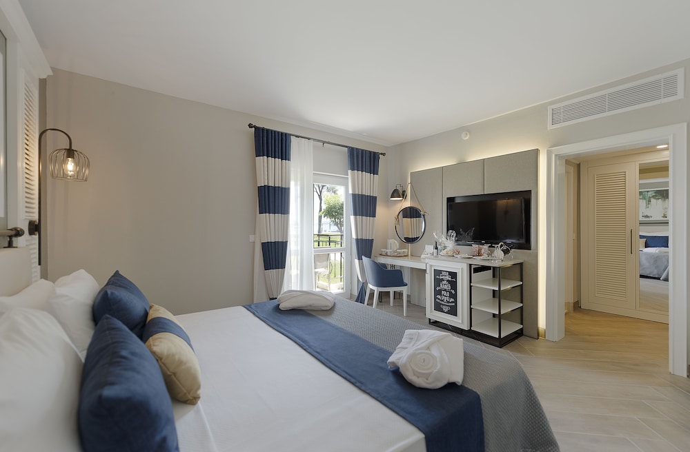 Club Marco Polo - All inclusive — Hotel rooms in Kemer