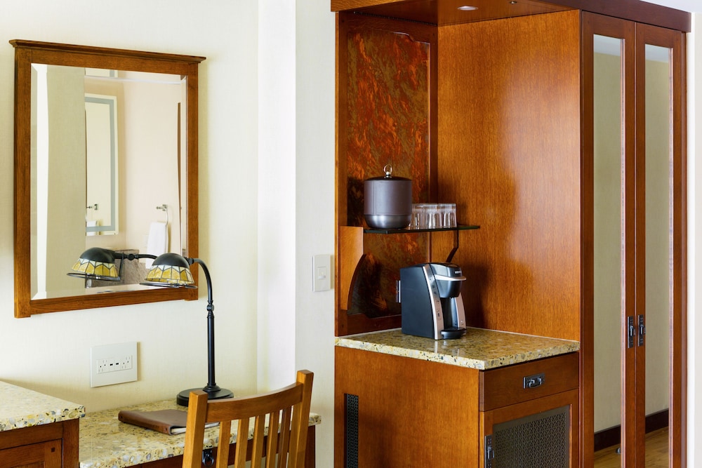 Disney's Grand Californian Hotel & Spa — Hotel rooms in Anaheim, California