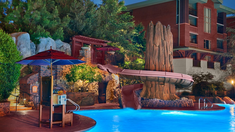Disney's Grand Californian Hotel & Spa — Swimming pool in Anaheim, California