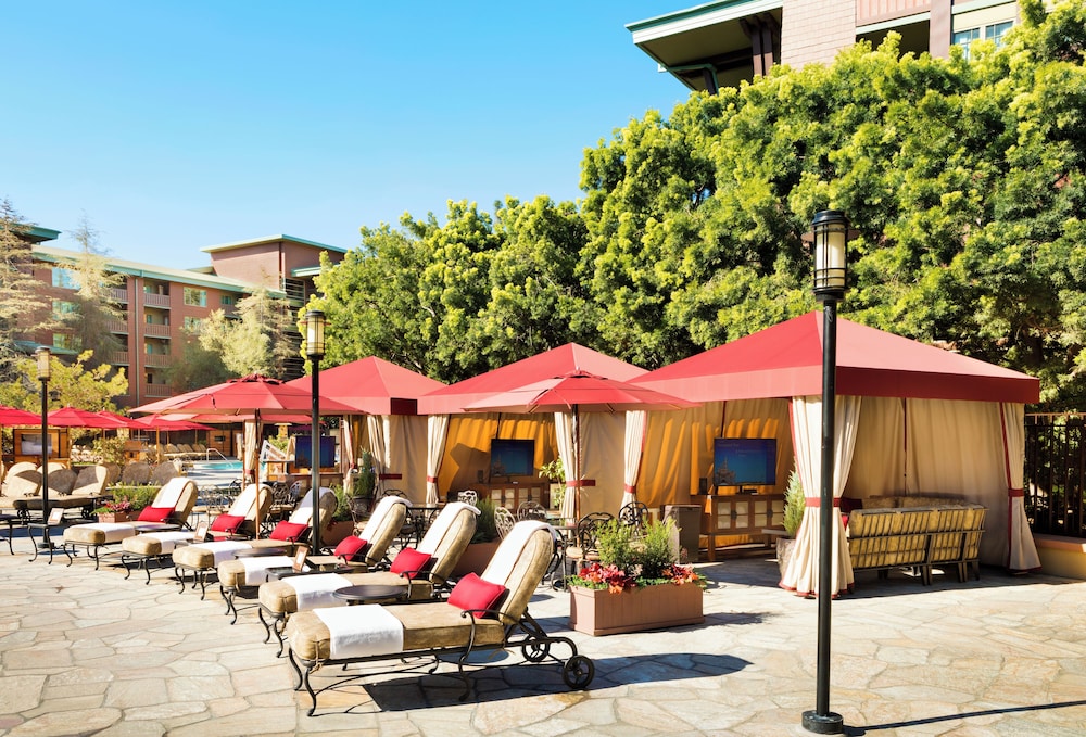 Disney's Grand Californian Hotel & Spa — Swimming pool in Anaheim, California