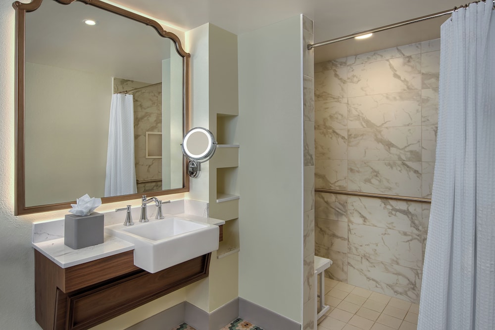 Disney's Port Orleans Resort French Quarter — Hotel rooms in Walt Disney World Resort, Florida