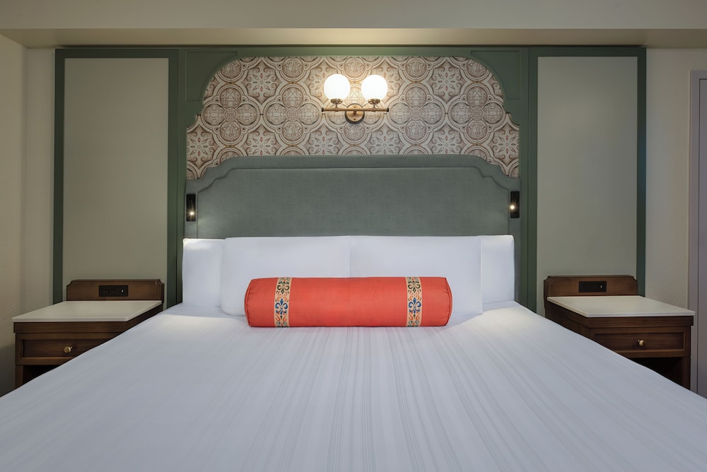 Disney's Port Orleans Resort French Quarter — Hotel rooms in Walt Disney World Resort, Florida