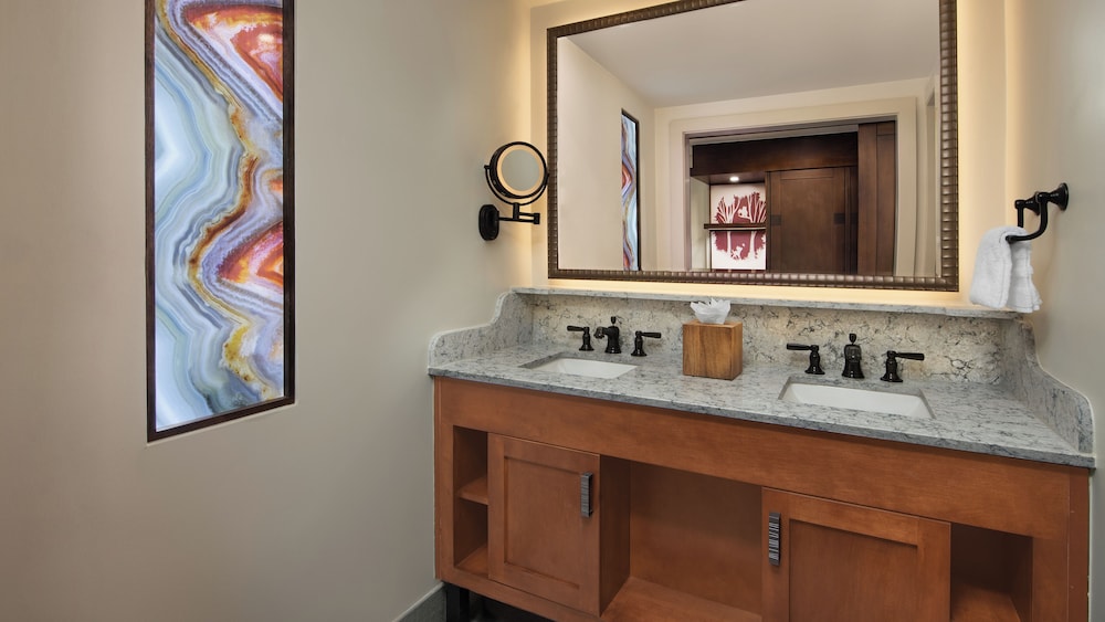 Disney's Wilderness Lodge — Hotel rooms in Walt Disney World Resort, Florida