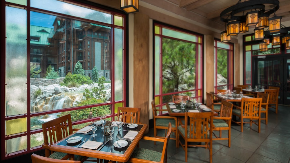 Disney's Wilderness Lodge — Restaurant & bars in Walt Disney World Resort, Florida
