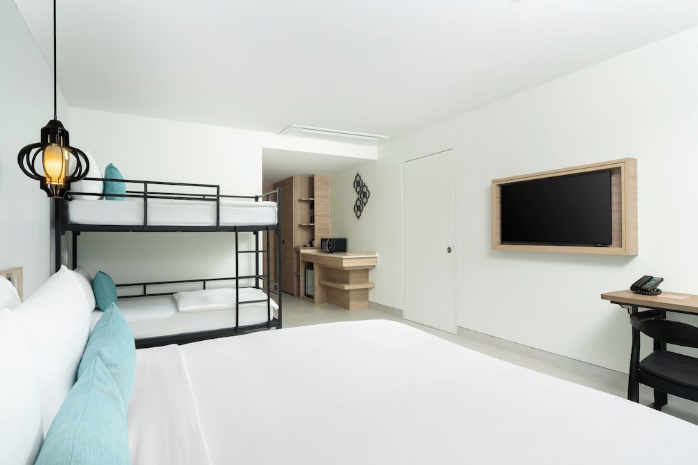 AtEase Phuket Patong — Hotel rooms in Patong Beach, Phuket Province