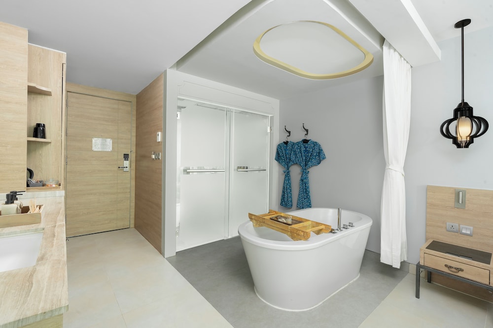 AtEase Phuket Patong — Hotel rooms in Patong Beach, Phuket Province