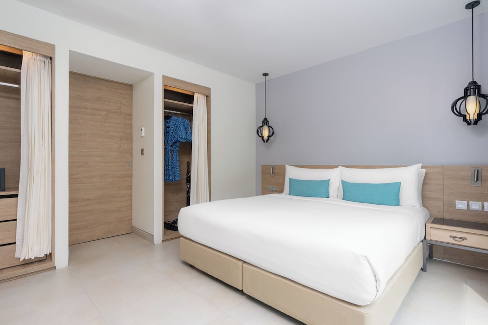 AtEase Phuket Patong — Hotel rooms in Patong Beach, Phuket Province