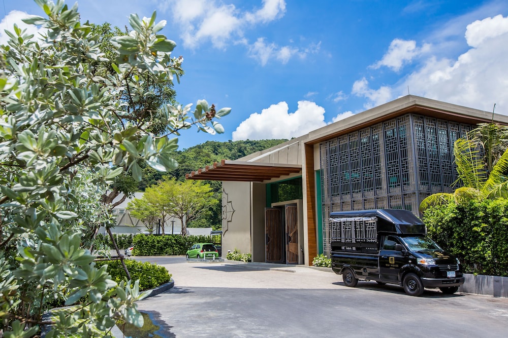AtEase Phuket Patong — Hotel building in Patong Beach, Phuket Province