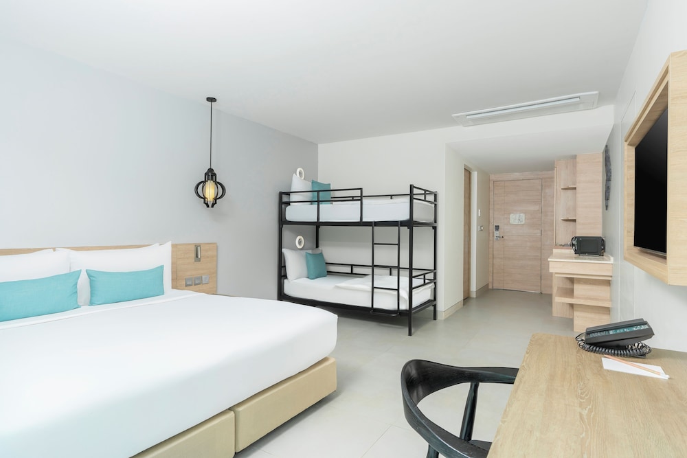 AtEase Phuket Patong — Hotel rooms in Patong Beach, Phuket Province