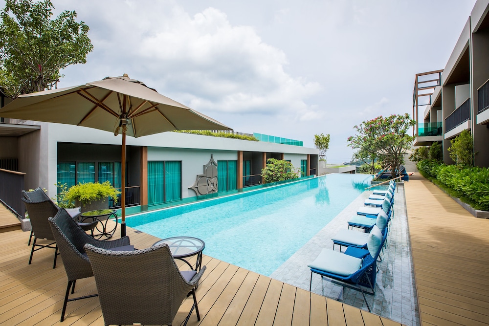 AtEase Phuket Patong — Swimming pool in Patong Beach, Phuket Province