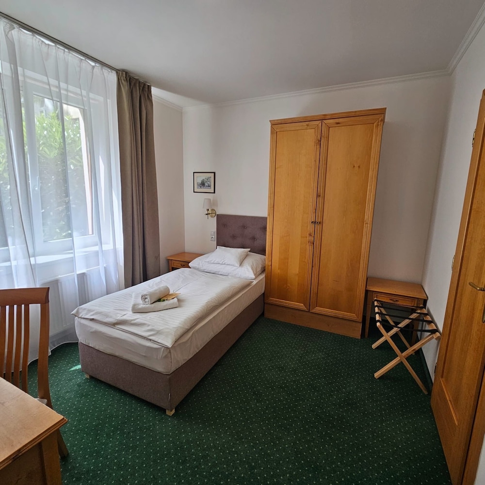 Hotel Claris — Hotel rooms in Prague, Prague