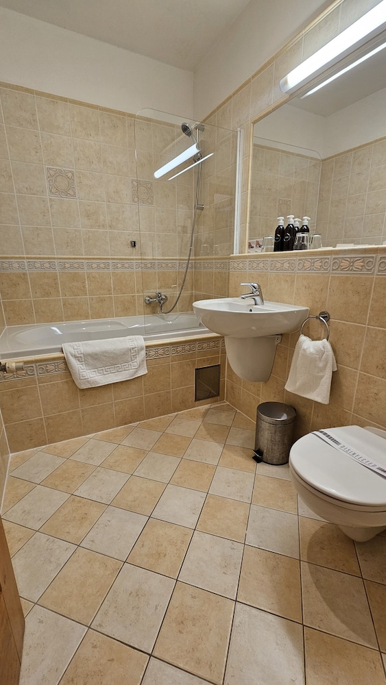Hotel Claris — Hotel rooms in Prague, Prague