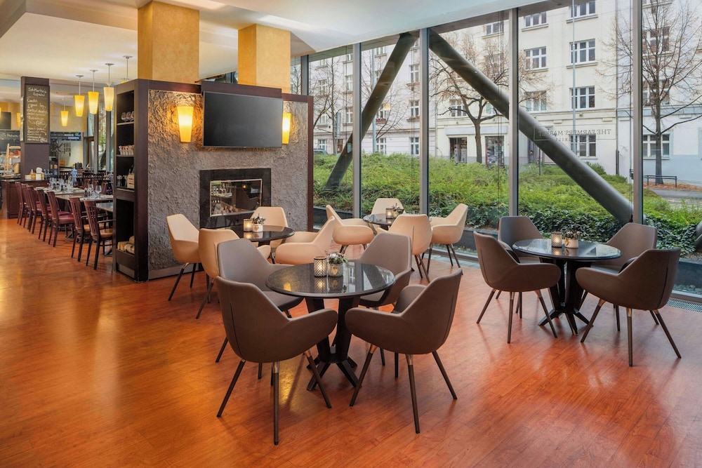 Courtyard by Marriott Prague City - zdjęcie 4